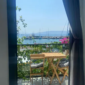 As Marin Oda ve Kahvaltı
